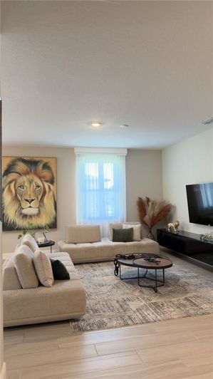 Image No.29-4 Bed House for sale