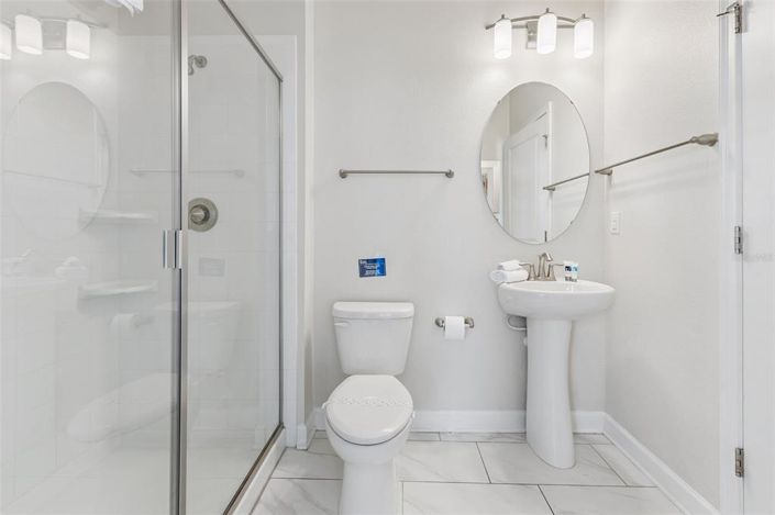 Image No.24-6 Bed House for sale