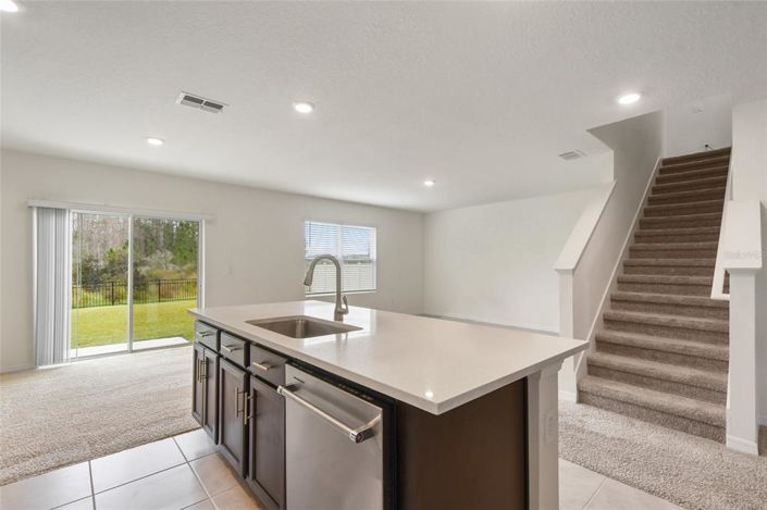 Image No.8-5 Bed House for sale