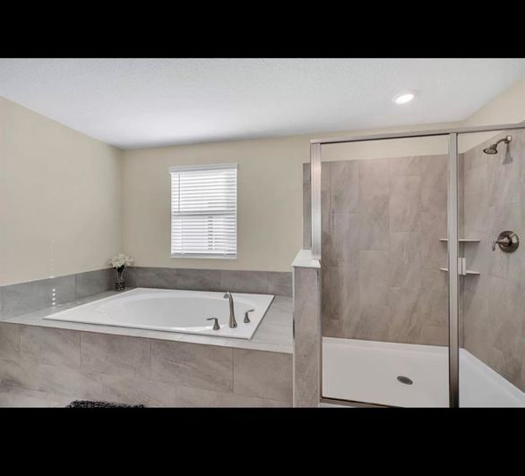 Image No.12-6 Bed House for sale