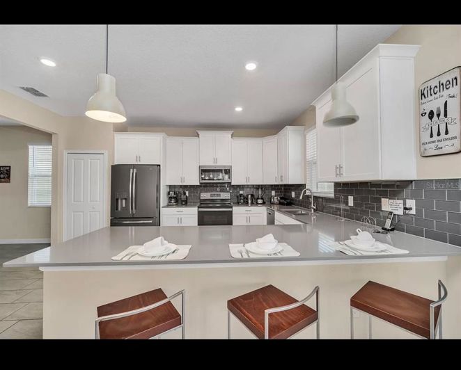 Image No.3-6 Bed House for sale