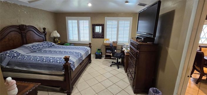 Image No.11-2 Bed House for sale