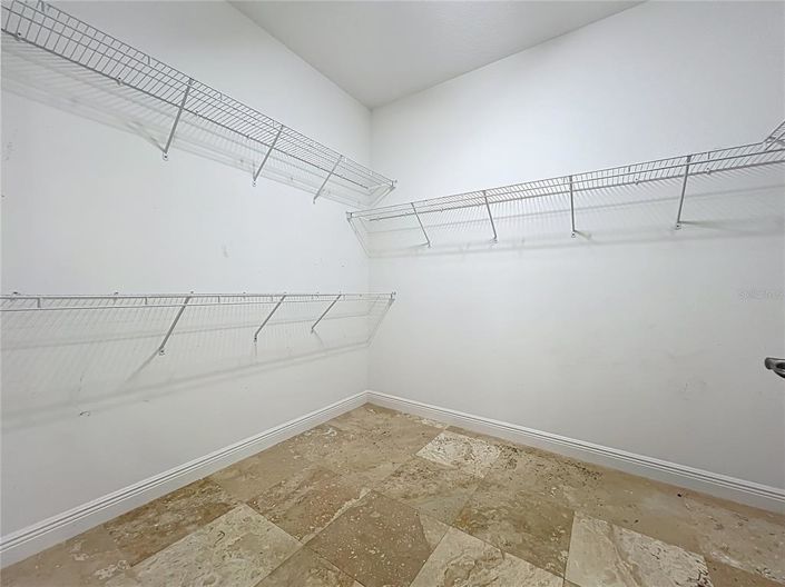 Image No.32-4 Bed House for sale