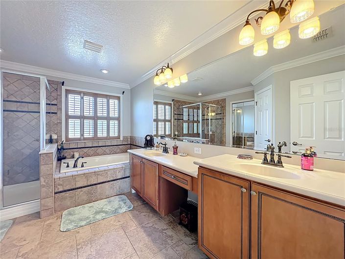 Image No.56-4 Bed House for sale