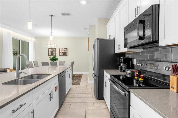 Image No.11-4 Bed Townhouse for sale