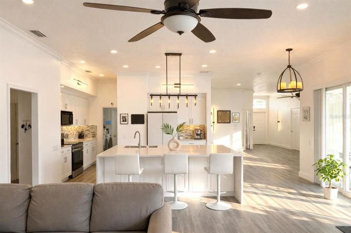 Image No.2-4 Bed House for sale