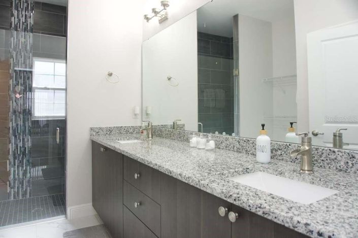 Image No.13-4 Bed House for sale
