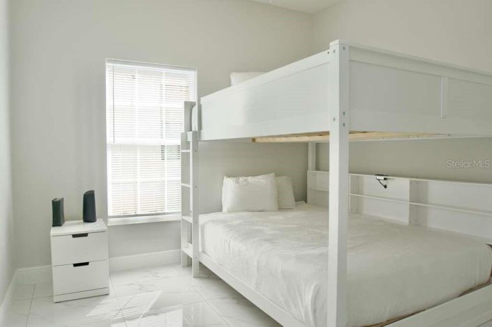 Image No.24-4 Bed House for sale