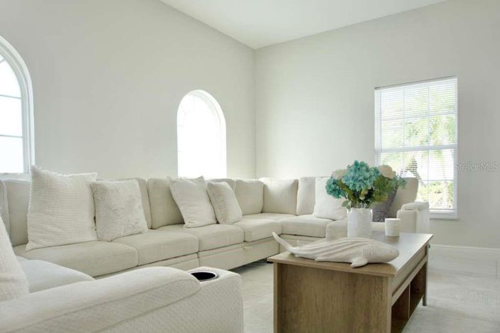 Image No.3-4 Bed House for sale