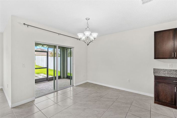 Image No.12-4 Bed House for sale