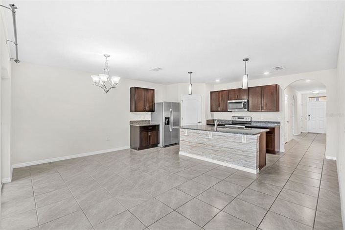 Image No.14-4 Bed House for sale