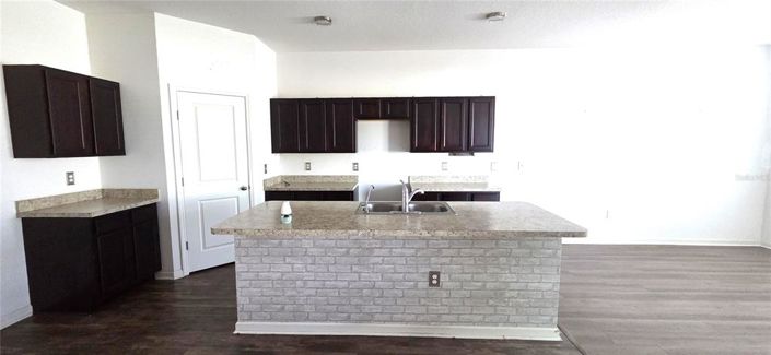 Image No.7-3 Bed House for sale