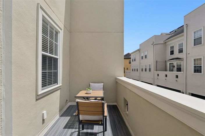 Image No.18-3 Bed Townhouse for sale