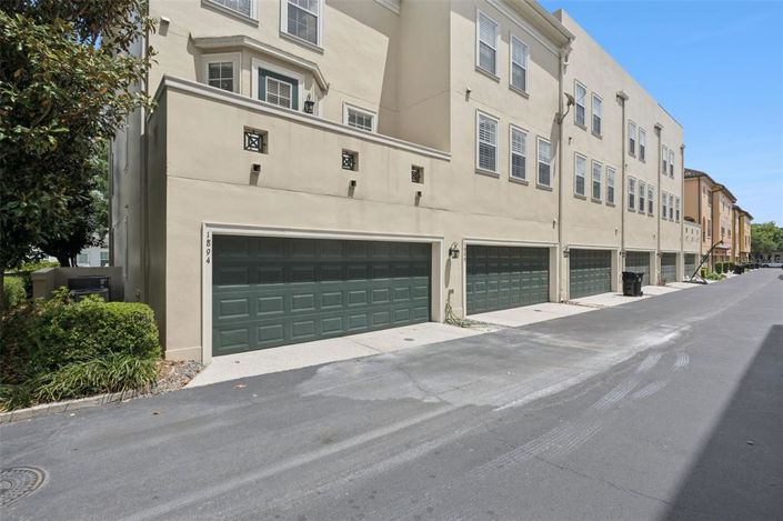 Image No.27-3 Bed Townhouse for sale