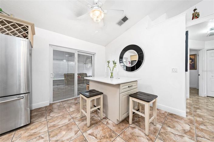 Image No.10-3 Bed House for sale