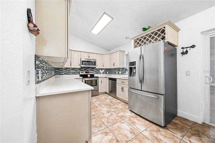 Image No.11-3 Bed House for sale