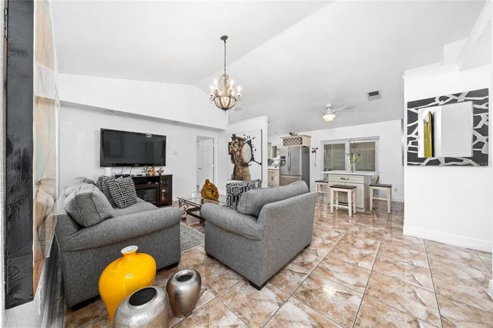 Image No.7-3 Bed House for sale