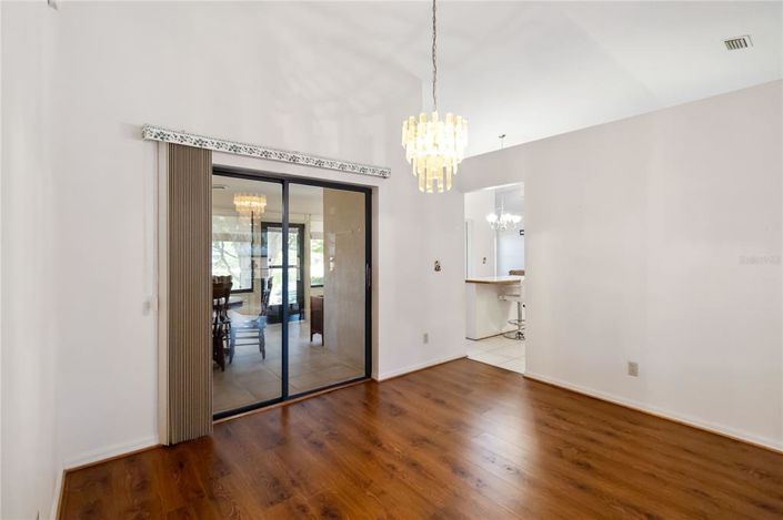 Image No.17-3 Bed House for sale