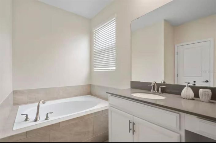 Image No.21-5 Bed House for sale