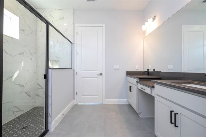 Image No.19-5 Bed House for sale