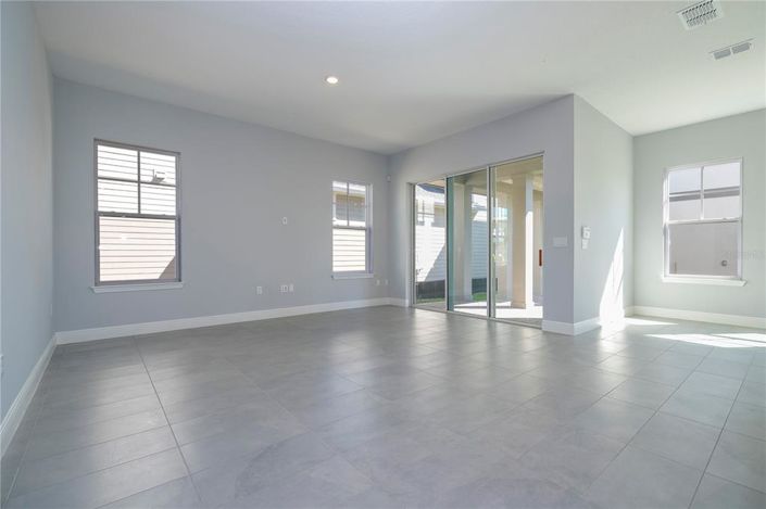 Image No.32-5 Bed House for sale