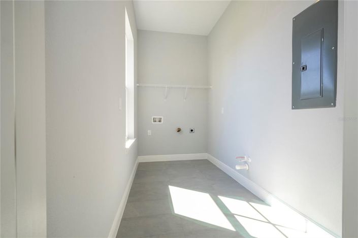 Image No.38-5 Bed House for sale