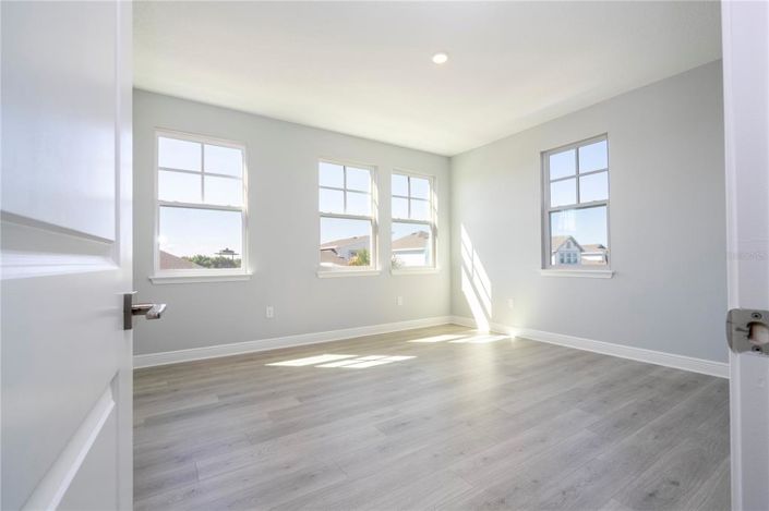 Image No.46-5 Bed House for sale