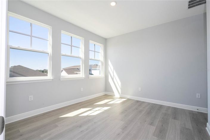 Image No.55-5 Bed House for sale