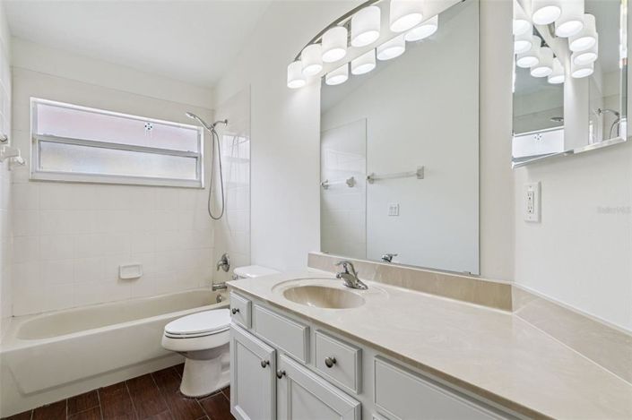 Image No.15-4 Bed House for sale
