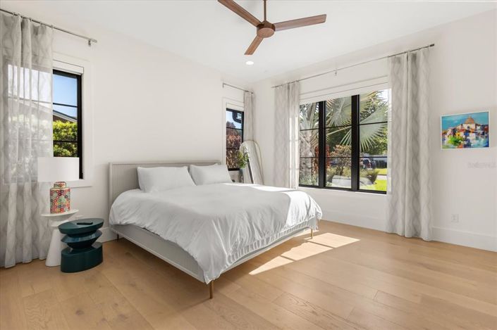 Image No.43-4 Bed House for sale