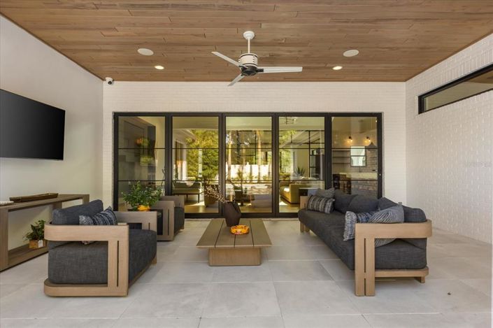 Image No.60-4 Bed House for sale
