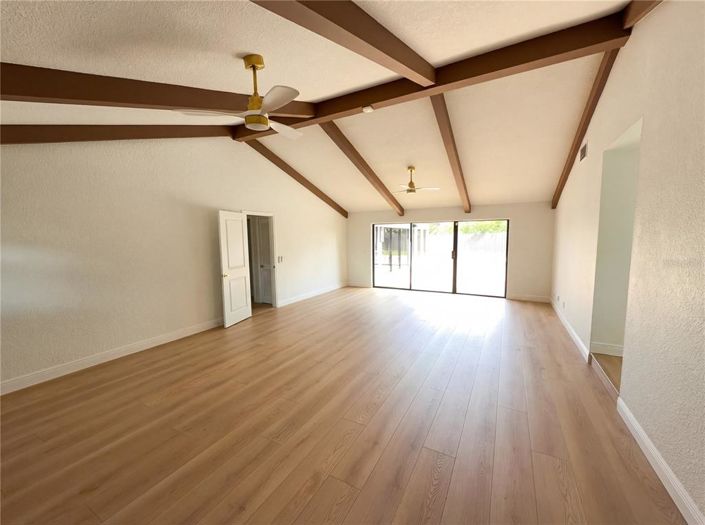 Image No.15-4 Bed House for sale