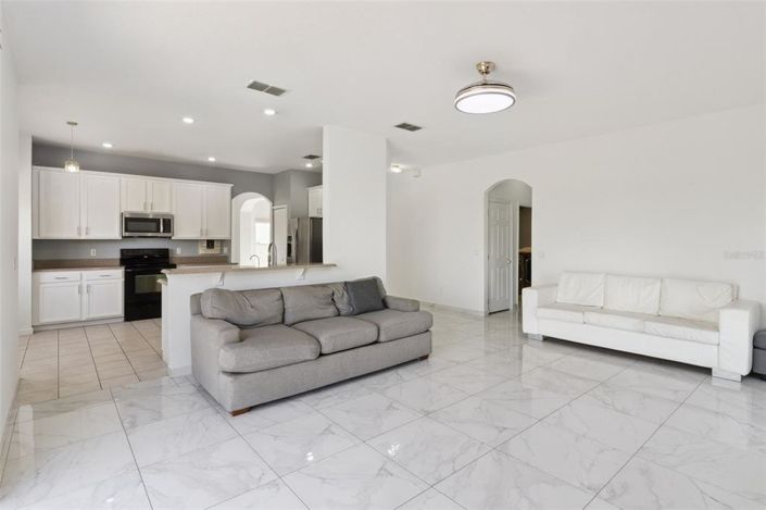 Image No.12-5 Bed House for sale