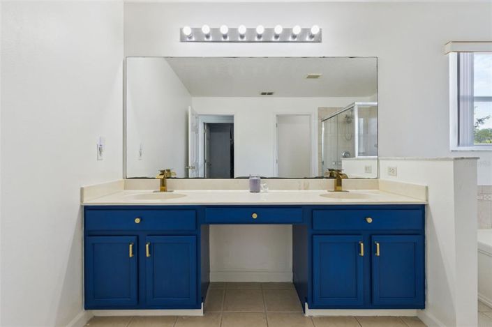 Image No.20-5 Bed House for sale