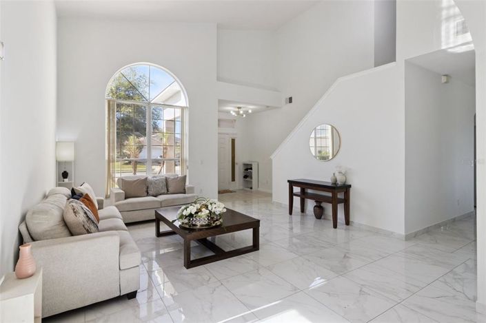 Image No.4-5 Bed House for sale
