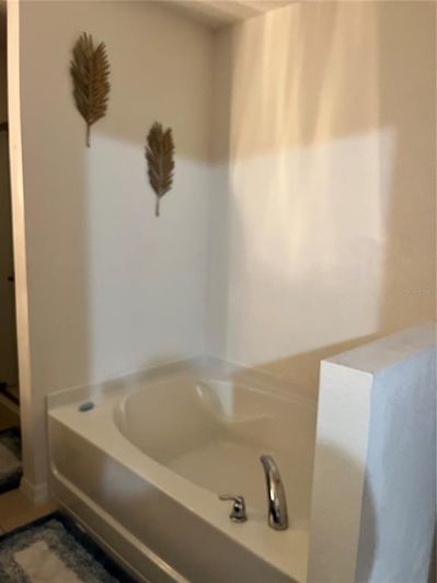 Image No.16-4 Bed House for sale