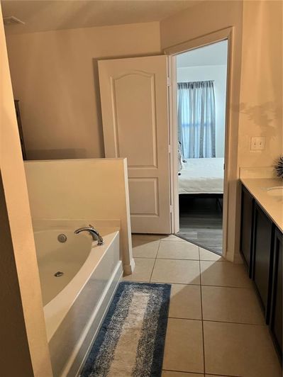 Image No.17-4 Bed House for sale