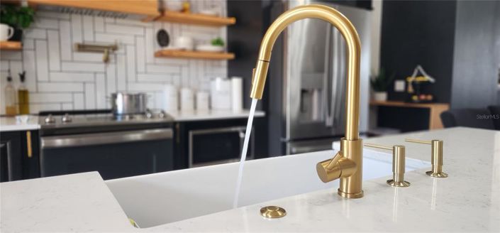 Image No.18-4 Bed House for sale