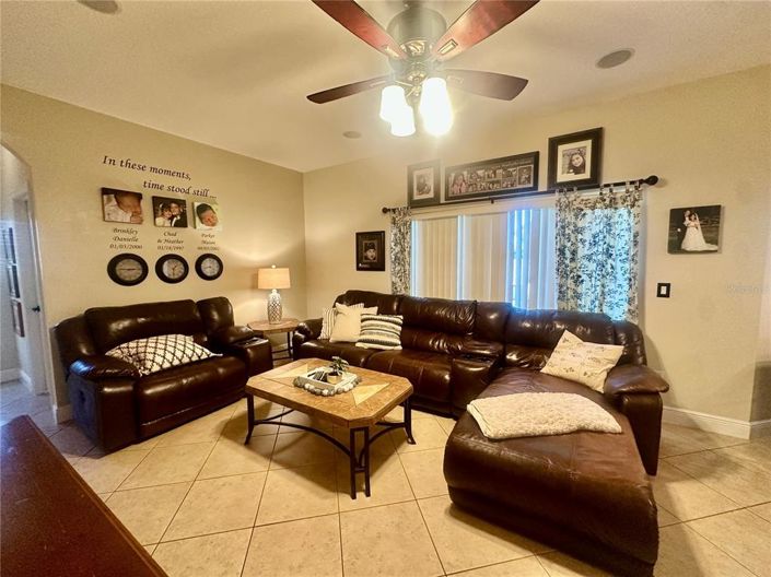 Image No.21-4 Bed House for sale