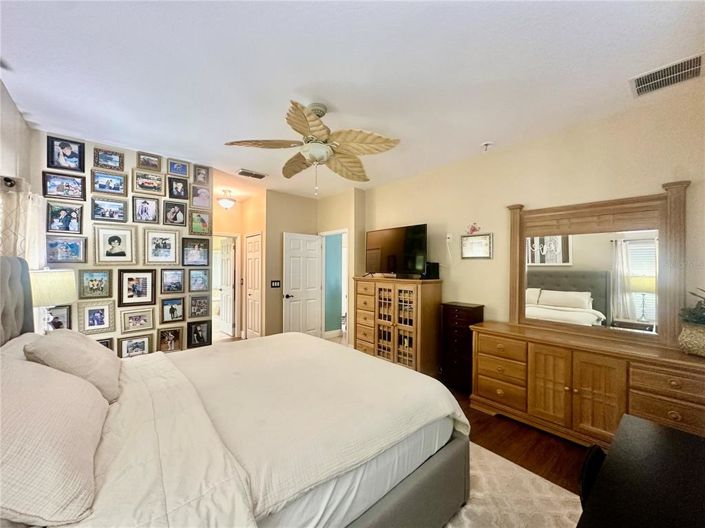 Image No.24-4 Bed House for sale