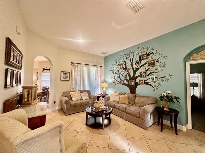 Image No.6-4 Bed House for sale