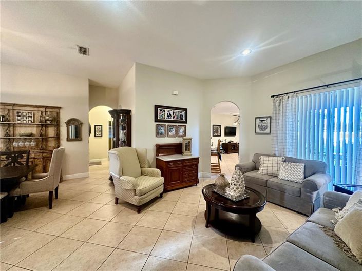Image No.8-4 Bed House for sale