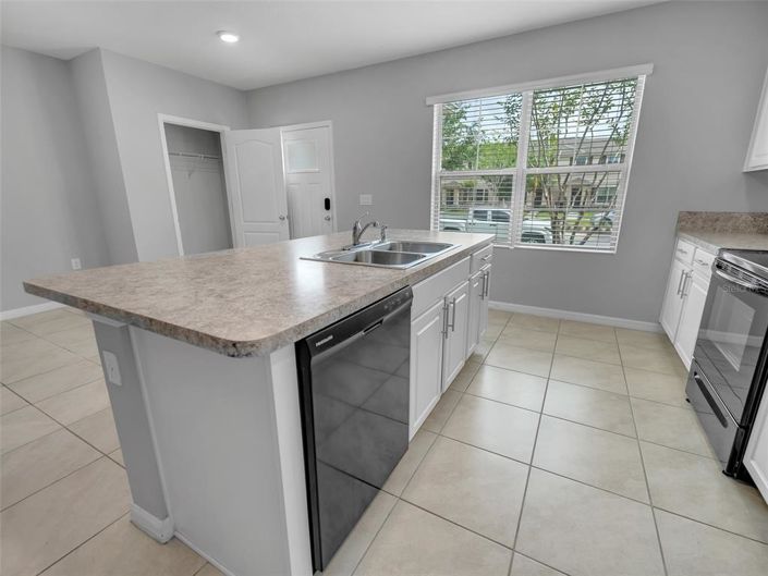 Image No.6-3 Bed Townhouse for sale
