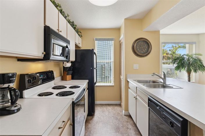 Image No.11-Appartement de 4 chambres à vendre à Saint John