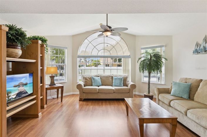 Image No.5-Appartement de 4 chambres à vendre à Saint John