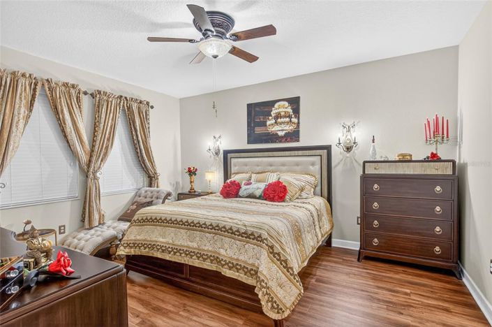 Image No.8-3 Bed House for sale