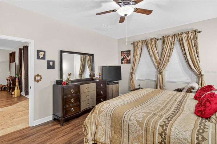 Image No.9-3 Bed House for sale