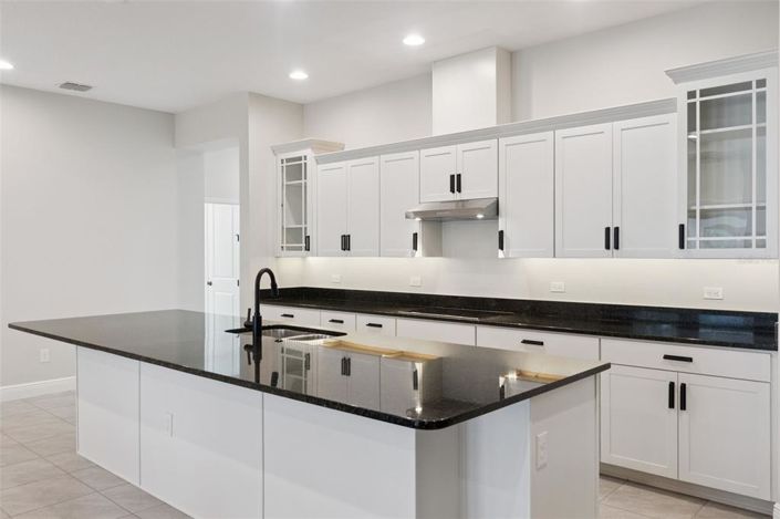 Image No.9-4 Bed House for sale