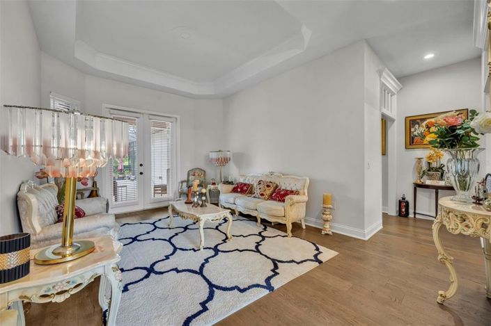 Image No.15-5 Bed House for sale