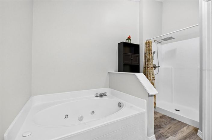 Image No.12-4 Bed House for sale
